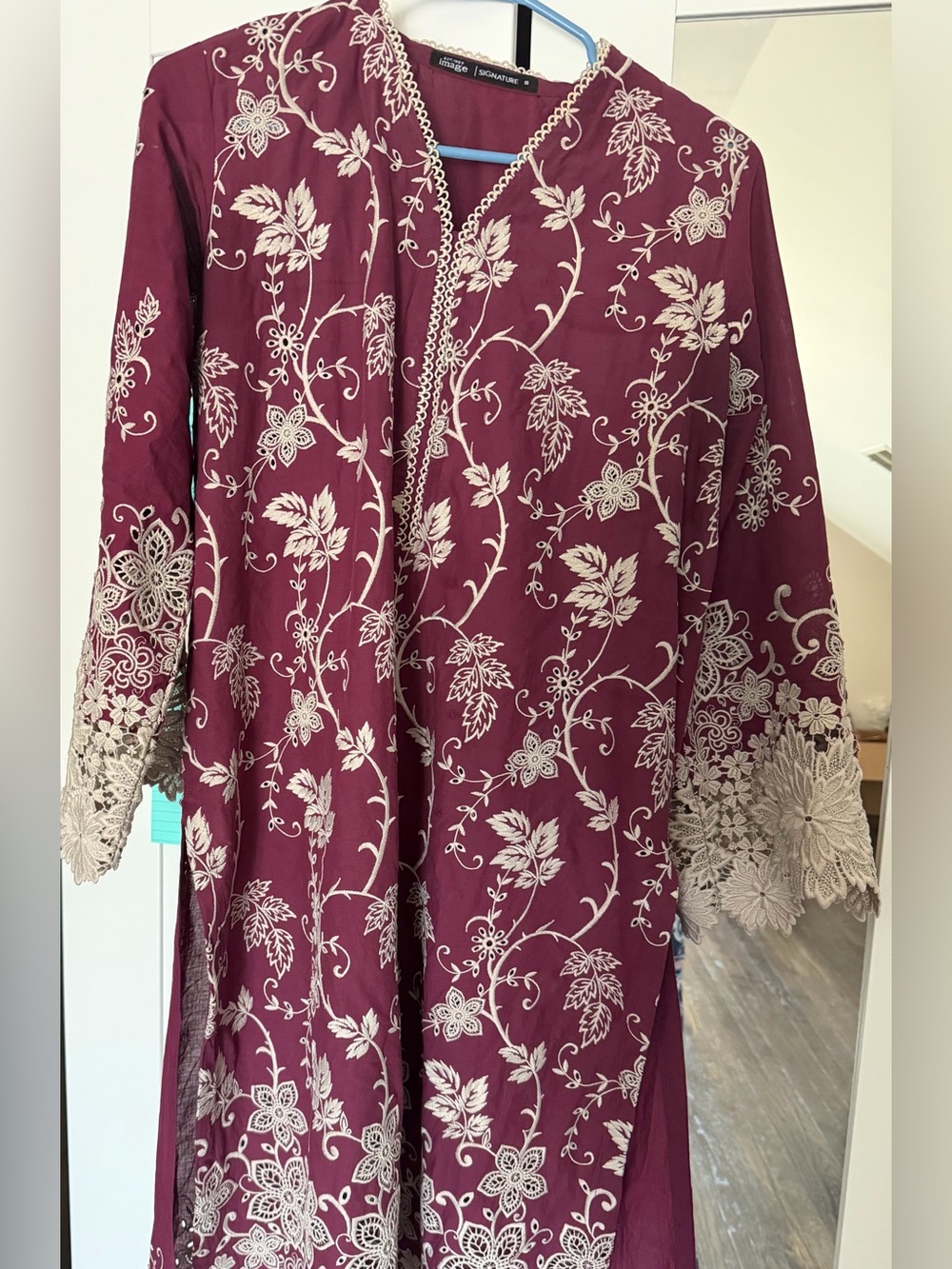 Maroon Embroidered Floral Kurta with Cream Lace Trim (2 piece) Shirt/pants